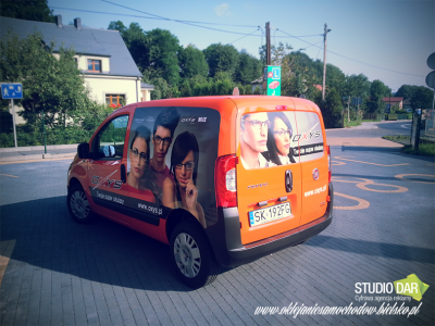 oklejanie samochodów - reklamy na pojazdach